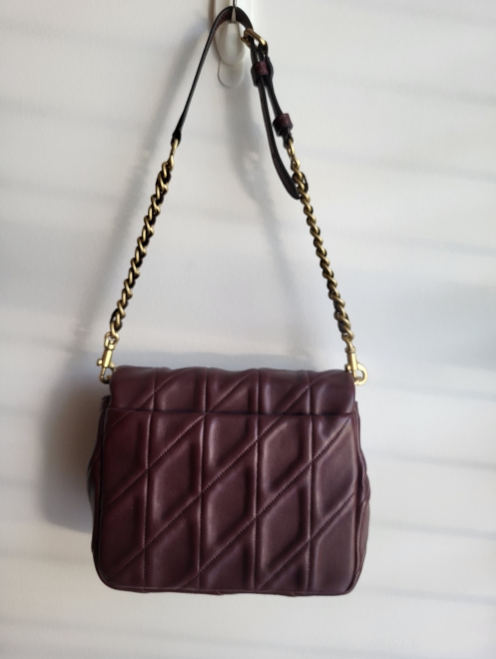 Coach Times Square Tabby 17 Quilted Shoulder Bag in Burgundy with Gold Hardware - Picture 3 of 13